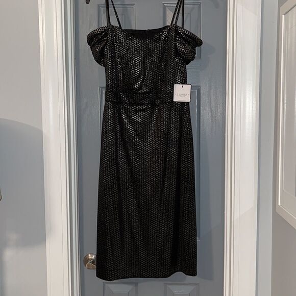Laundry by Shelli Segal Velvet Sheath Dress | 8 - Picture 4 of 8